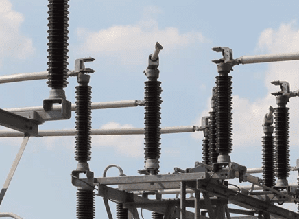 Centre horizontal rotating isolator